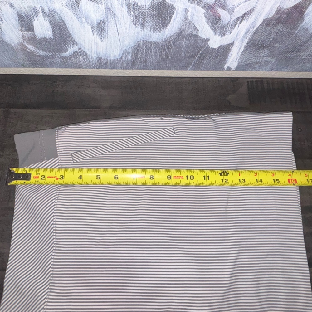 Athleta Brooklyn Textured 16” Skirt Skort, Gray White Stripe, Size 4 - Picture 9 of 9